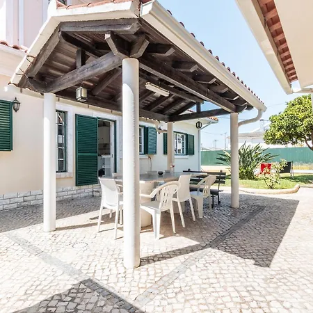 Private Pool Near Aroeira & Caparica *