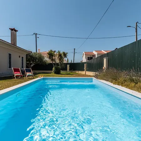 Private Pool Near Aroeira & Caparica Вилла *