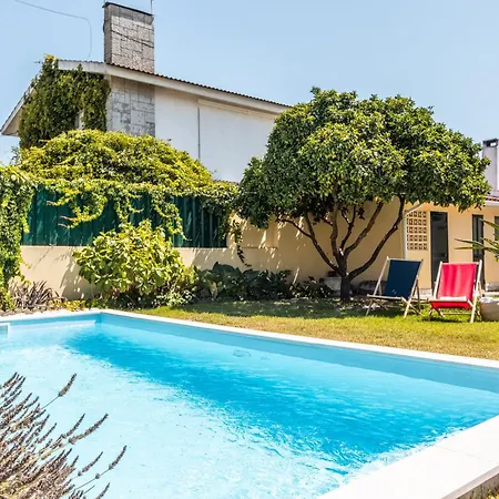 Private Pool Near Aroeira & Caparica Вилла *